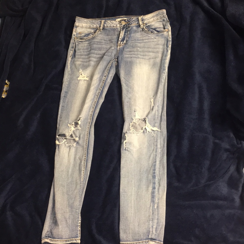 Ripped skinny jeans
